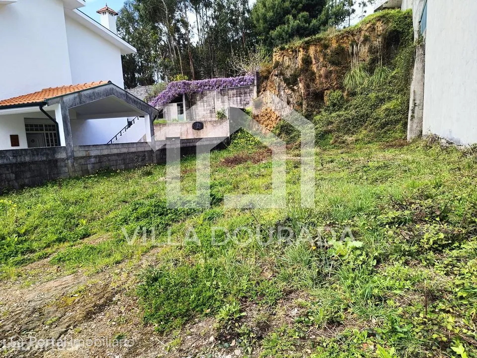 Lote 480m² em Gens para construção de moradia geminada