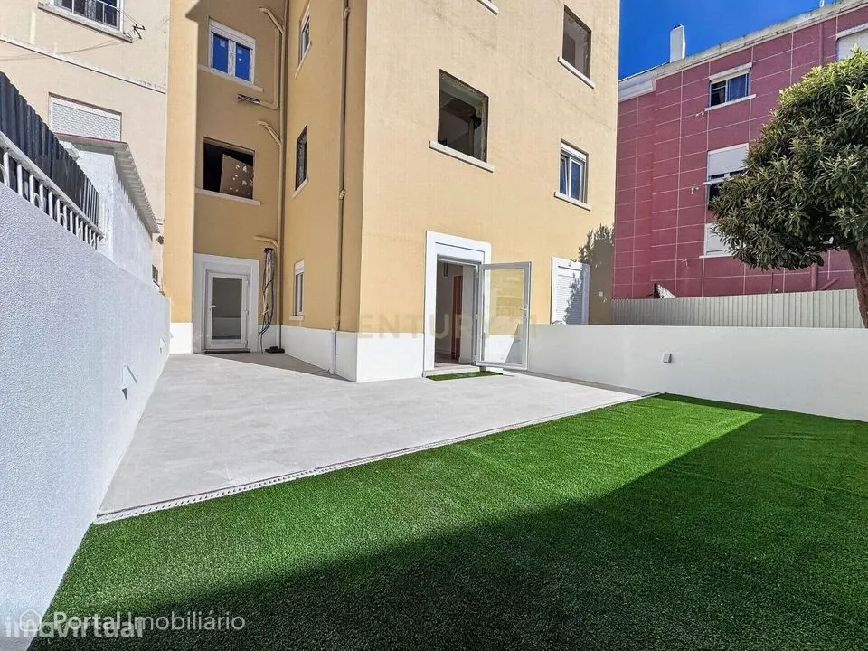 Apartamento T2+1 totalmente Renovado em Almada