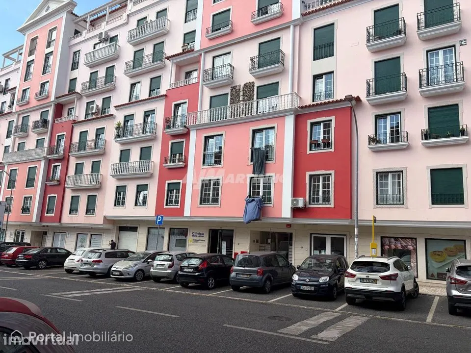 Excelente T2 , Urbanização Neudel, Amadora