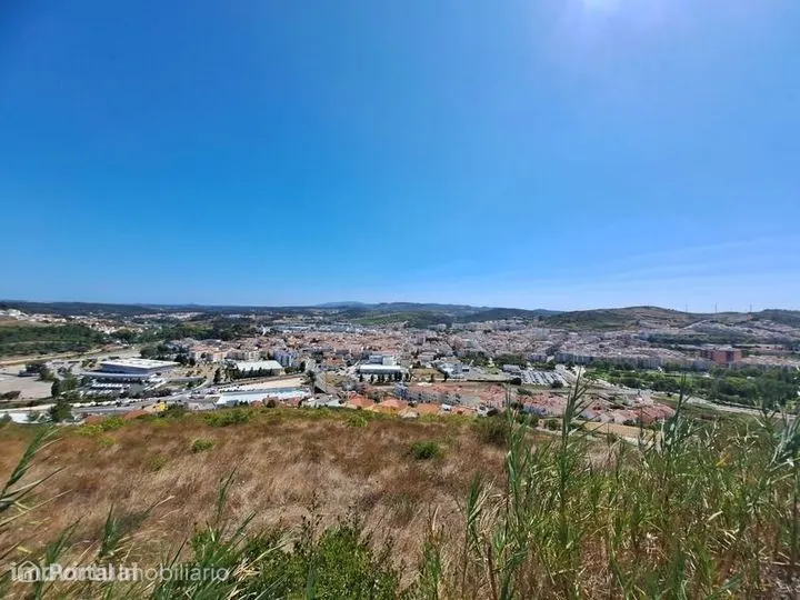 Terreno rústico de 18.106 m² com vista sobre toda a Cidade de Torres