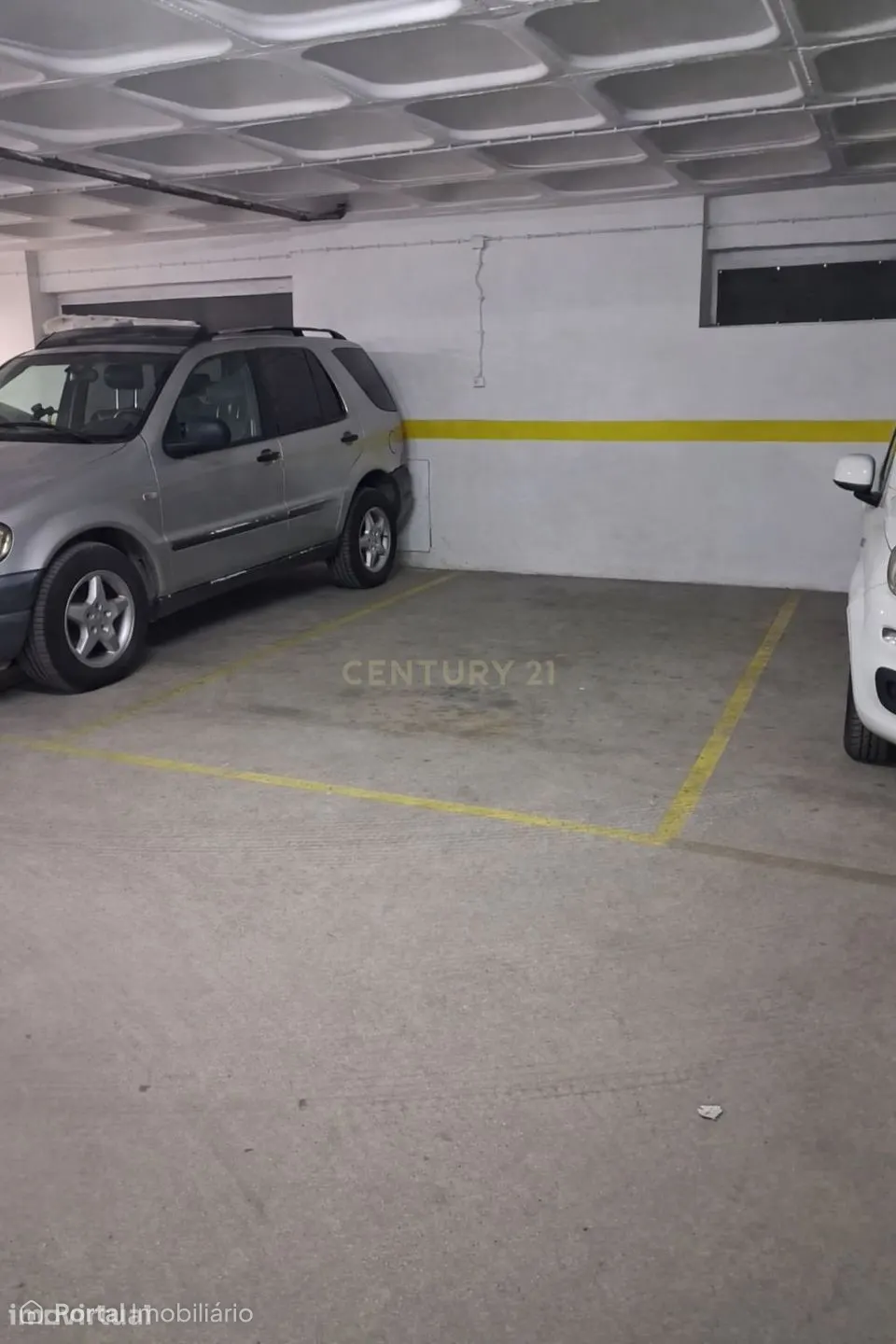 Garagem, Algueirão-Mem Martins, Rua dos Lírios