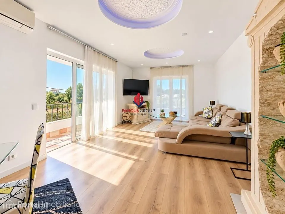 Andar de Moradia T3 com Terraço Privativo de 126 m2 | Vale...