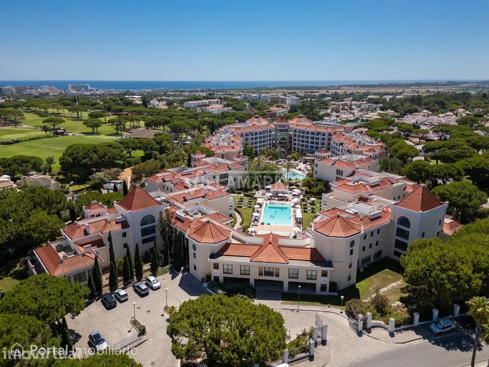 Apartamento T2 inserido no luxusoso empreendimento turístico de 5* "As
