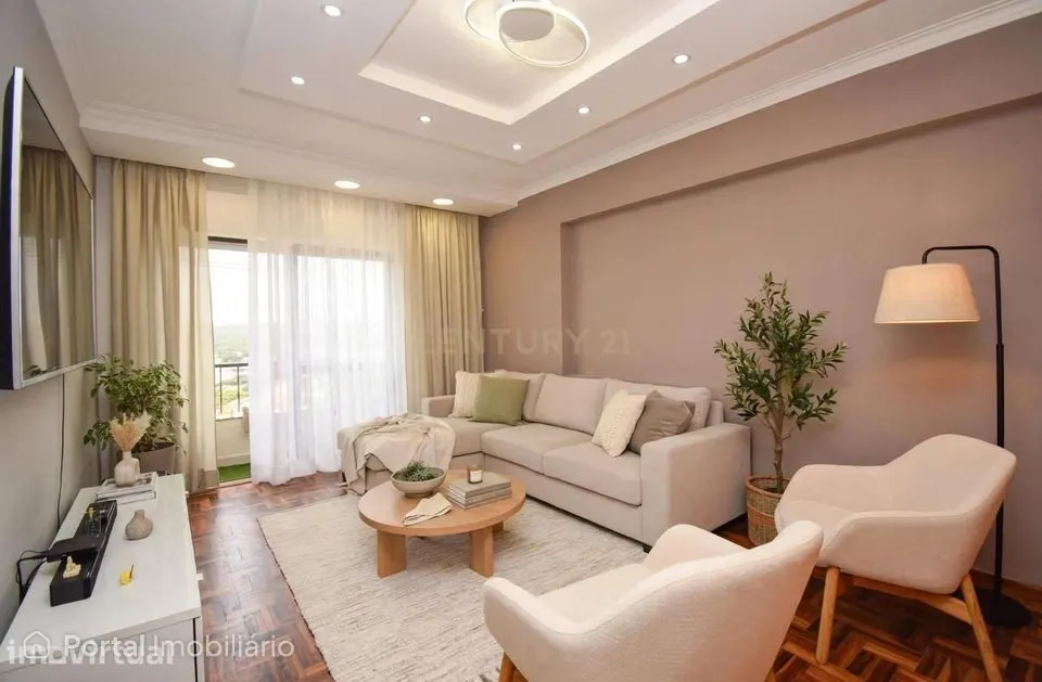 Apartamento T2 renovado em São Marcos, com vista para a cidade e excel