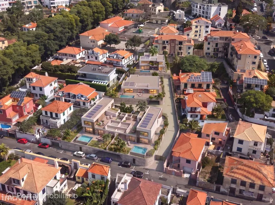 Terreno com projeto aprovado para quatro moradias de luxo com...