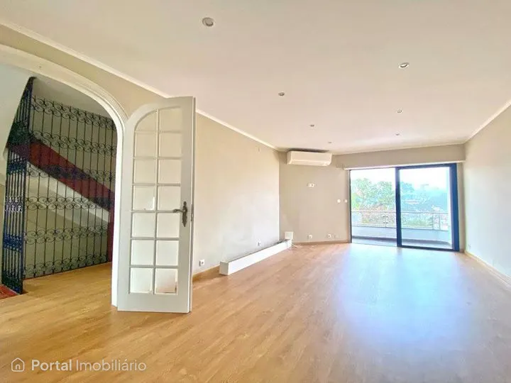 Apartamento T4 Duplex remodelado com vista mar, varandas e terraço ...