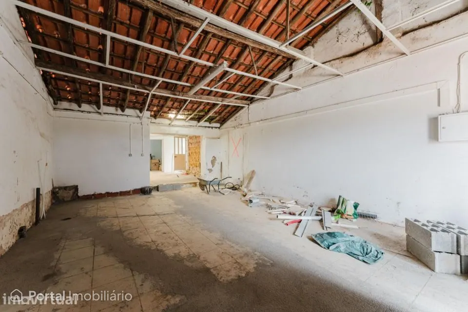 Azóia de Cima, Tremês| T2 com Garagem e Jardim