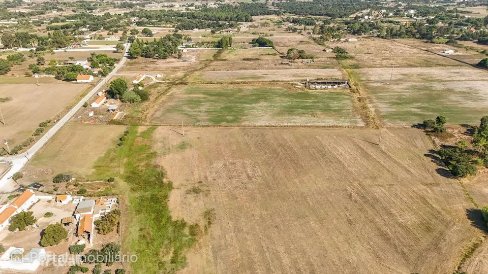 Terreno com 6.390 m² em Pinhal Novo, a 30 minutos de Lisboa