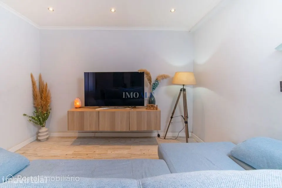 Apartamento T2 no Lavradio, com logradouro