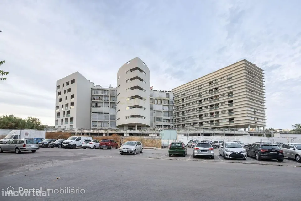 Um Apartamento com Alma de Moradia ; T3+1 + Terraço de 143 m²