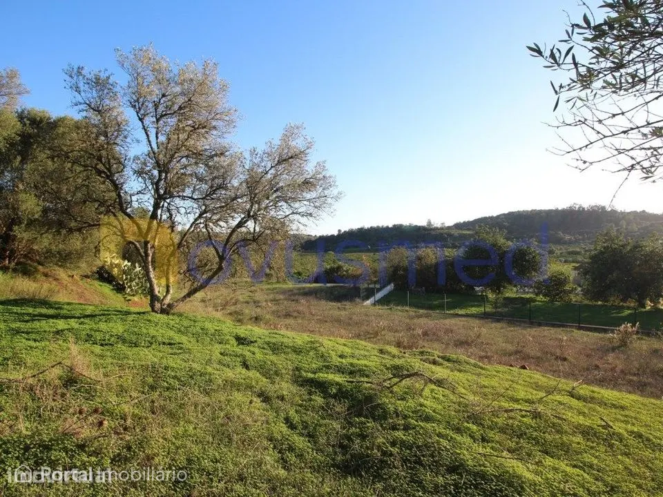 Terreno para construção de 11 moradias em banda, Messínes, Silves