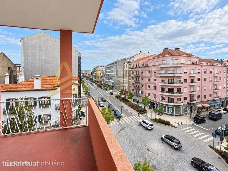 Apartamento T3+1 Av. Lourenço Peixinho - Aveiro