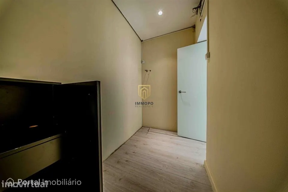 Loja , Porto, Matosinhos / Venda / 205.000€