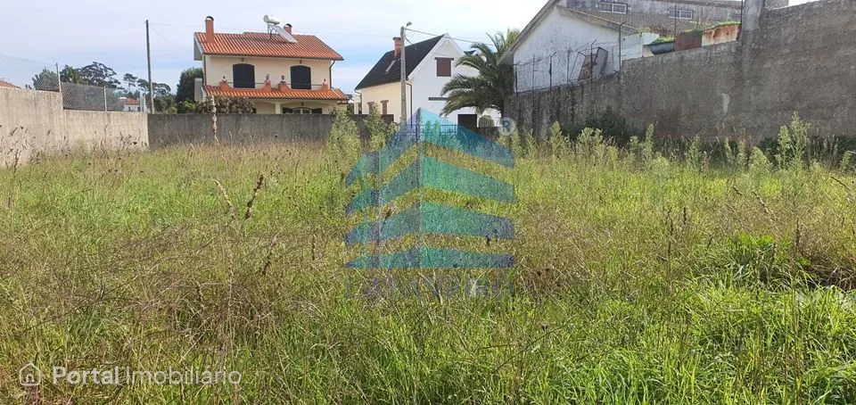 Vende Lote de terreno de Moradia Isolada