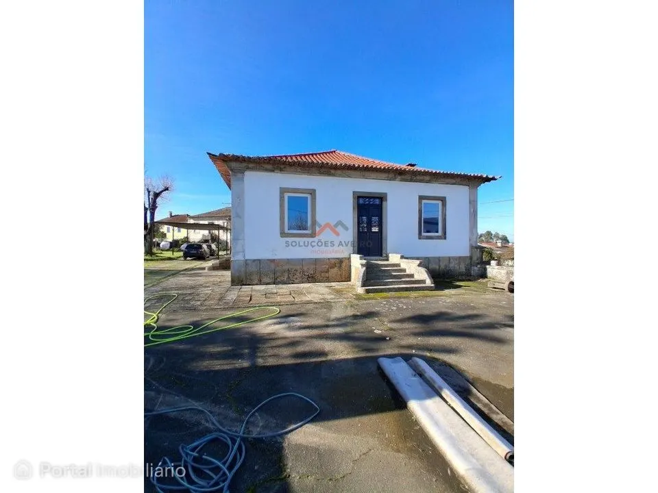Propriedade de Charme T4 + T2 Independente com Amplo Terreno | Águeda