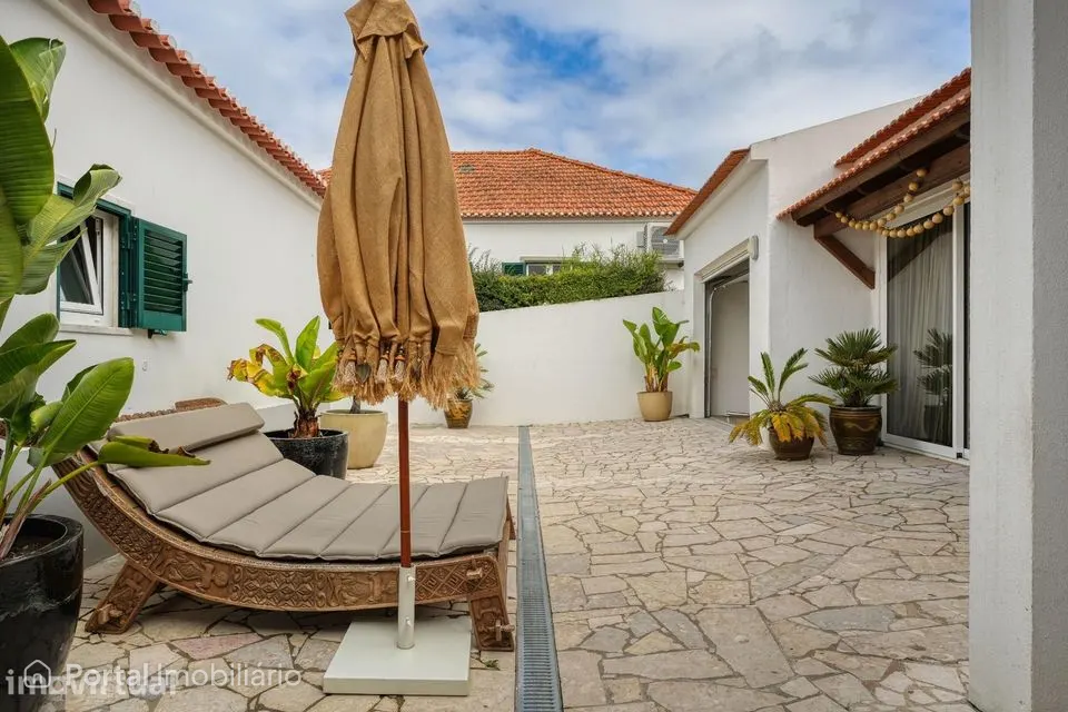 Moradia térrea T3+1 renovada em Mafra, com garagem, escritório...