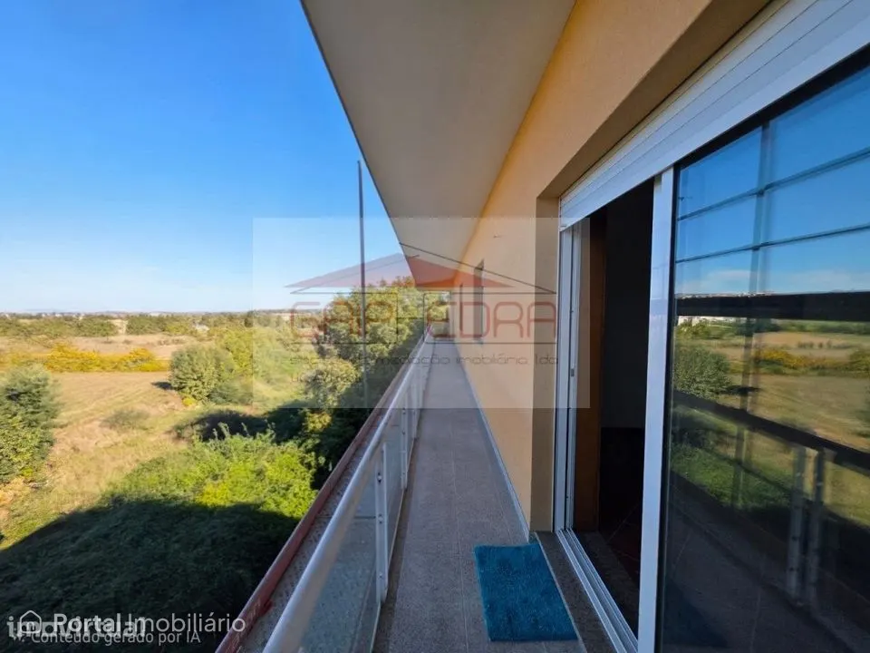 Apartamento T2 com varanda em Meixomil