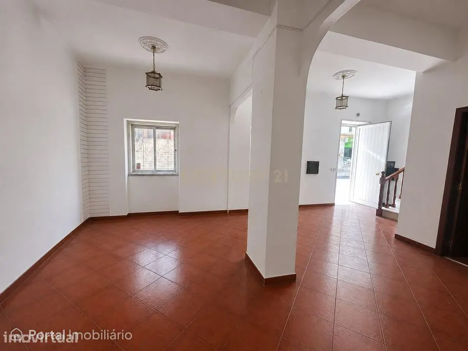 5-bedroom house for rent in Sacavém e Prior Velho