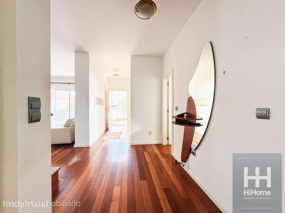 Moradia T4+1 com Vista Mar, Jardim e Garagem para 4 Viaturas | Funchal