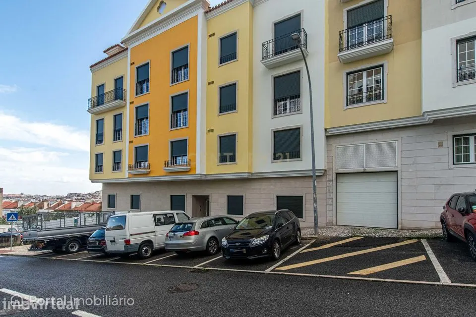 Apartamento T2 Urbanização Neudel na Amadora, a estrear