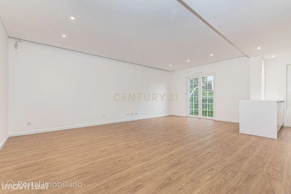 Apartamento T2 Urbanização Neudel na Amadora, a estrear