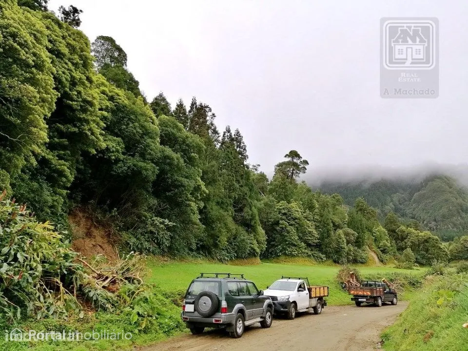 VENDA de AMPLO TERRENO rústico com pastagem e mata - Sete Cidades, ...
