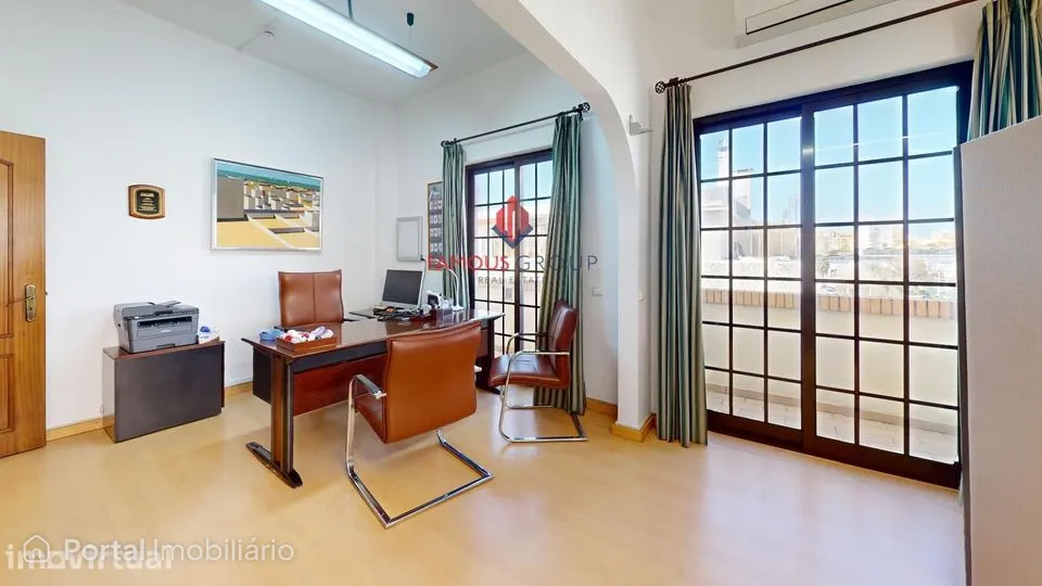 Espaço Ideal para Clínica, Centro Médico ou Infantário, no...