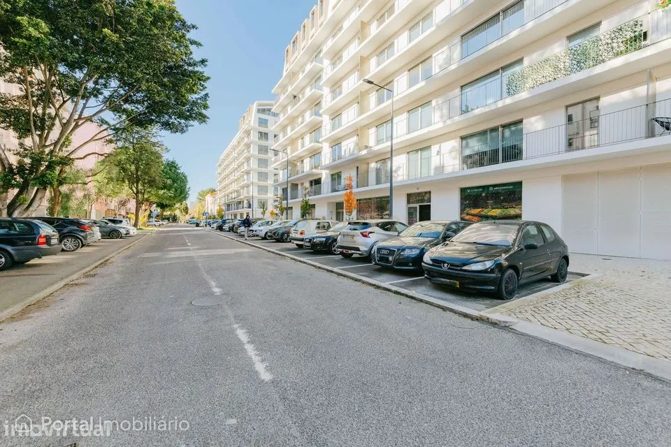 Loja à Venda nos Olivais, Empreendimento O LinngLisboa - 201m²