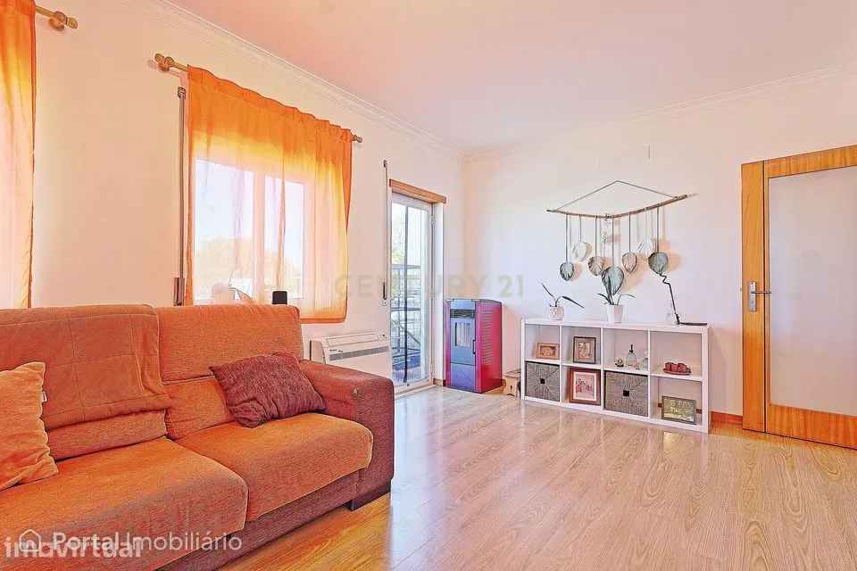 Apartamento com suíte e cave de 90 m² no centro de Pegões Cruzamento
