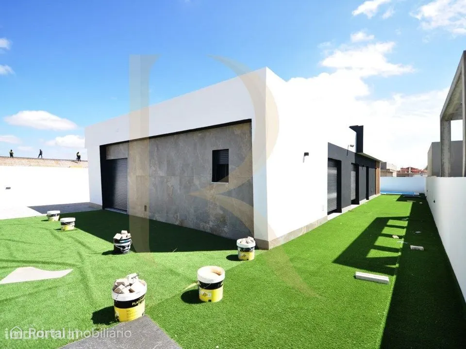 Moradia isolada térrea nova T3 com garagem e piscina em Brejos de A...