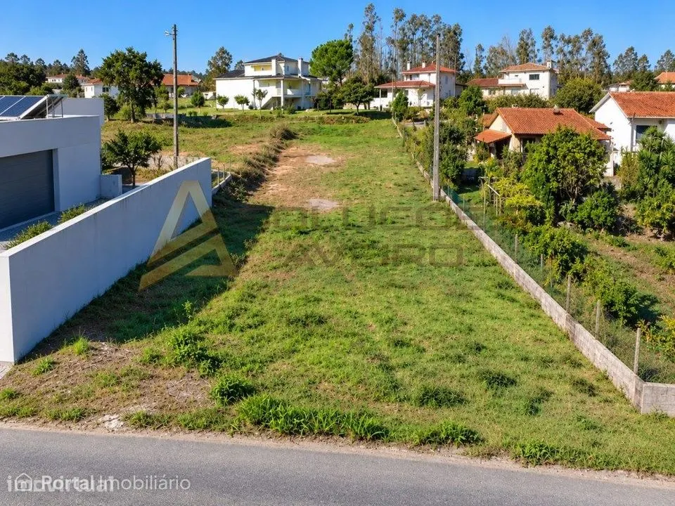 Terreno urbanizável com 1.513 m² e duas frentes | Póvoa de Mouquim,...