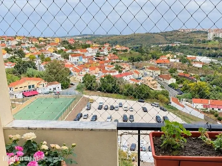 Apartamento T2 renovado em São Marcos, com vista para a cidade e excel