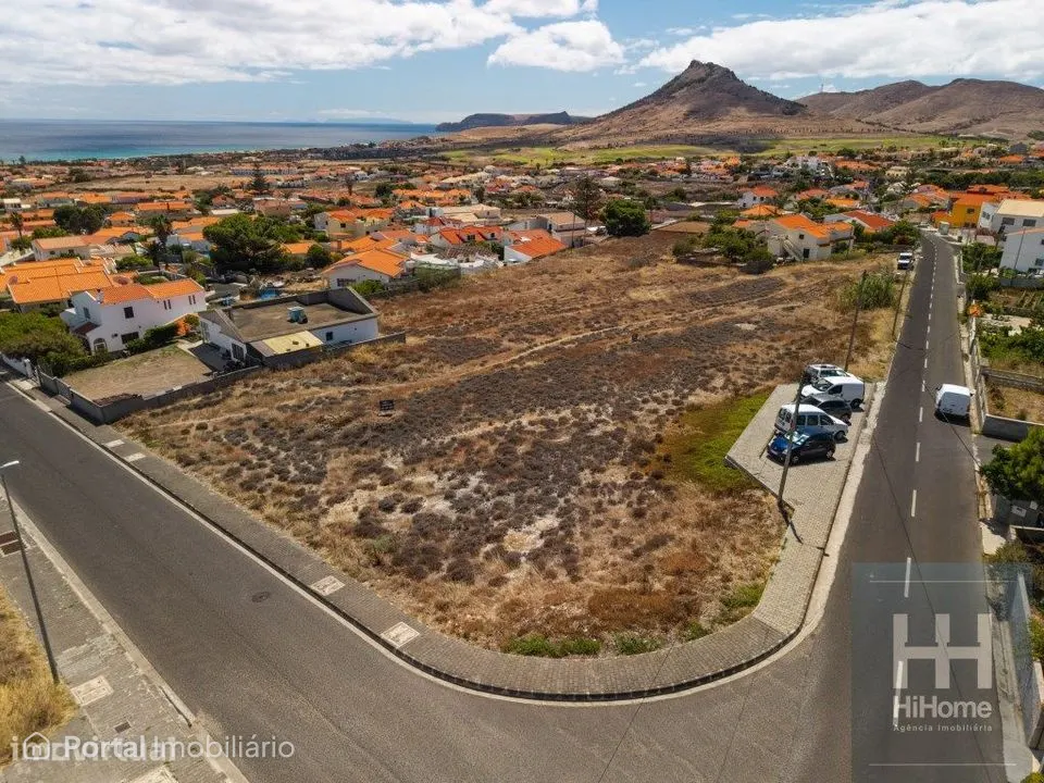 Terreno Urbano com Vista Mar e Vista Golfe - Porto Santo