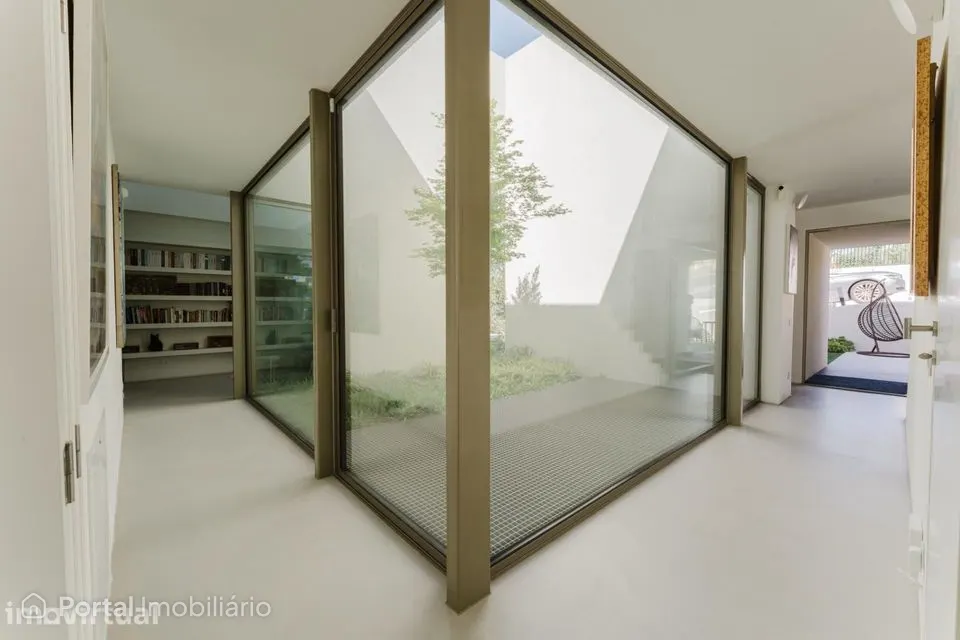 Moradia T4 de Luxo com Piscina Privativa e Sauna na Guia, Cascais