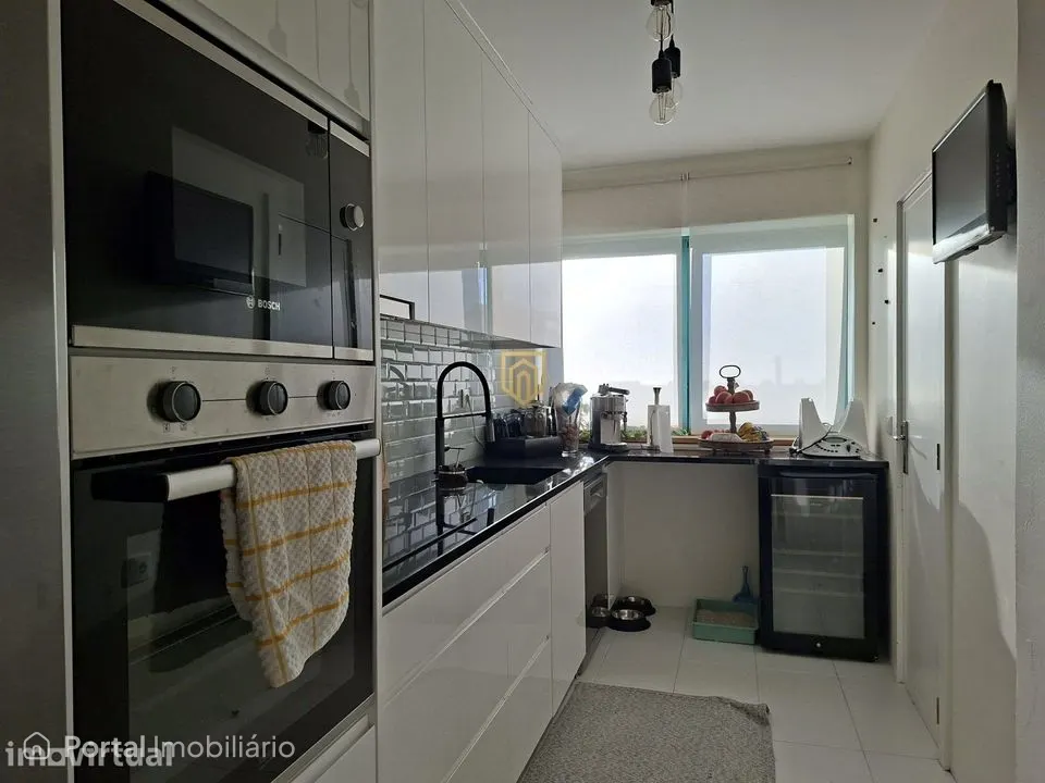Apartamento T3 com Vista Mar e 2 lugares de estacionamento