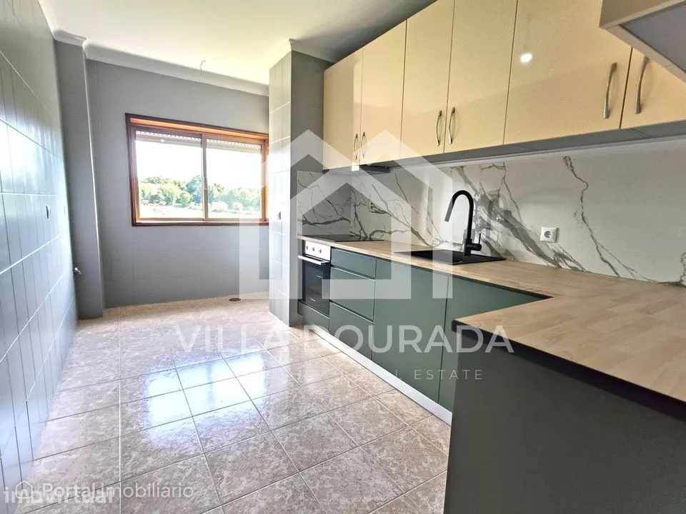 Apartamento T3 renovado em Rio Tinto, Gondomar, com garagem e lareira