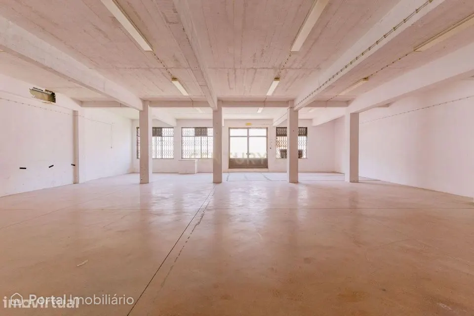 Loja Urbanização Quinta do Património/Sacavém