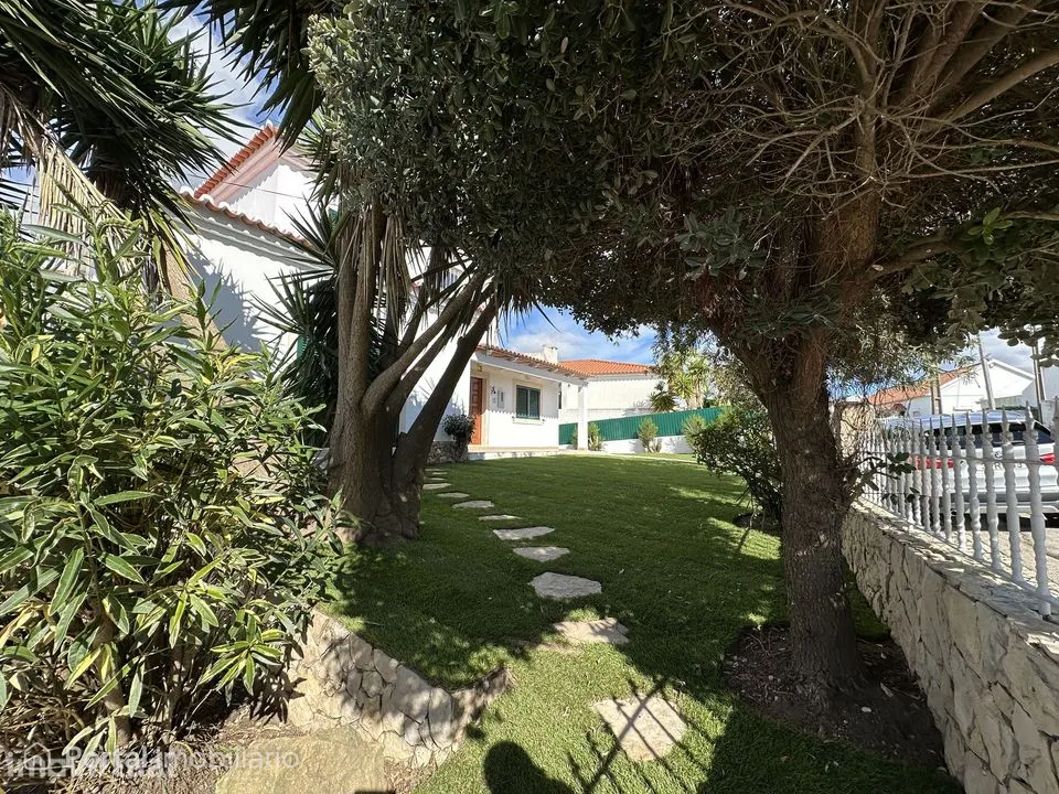 Moradia Isolada T3 com Piscina e Vista Mar na Ericeira