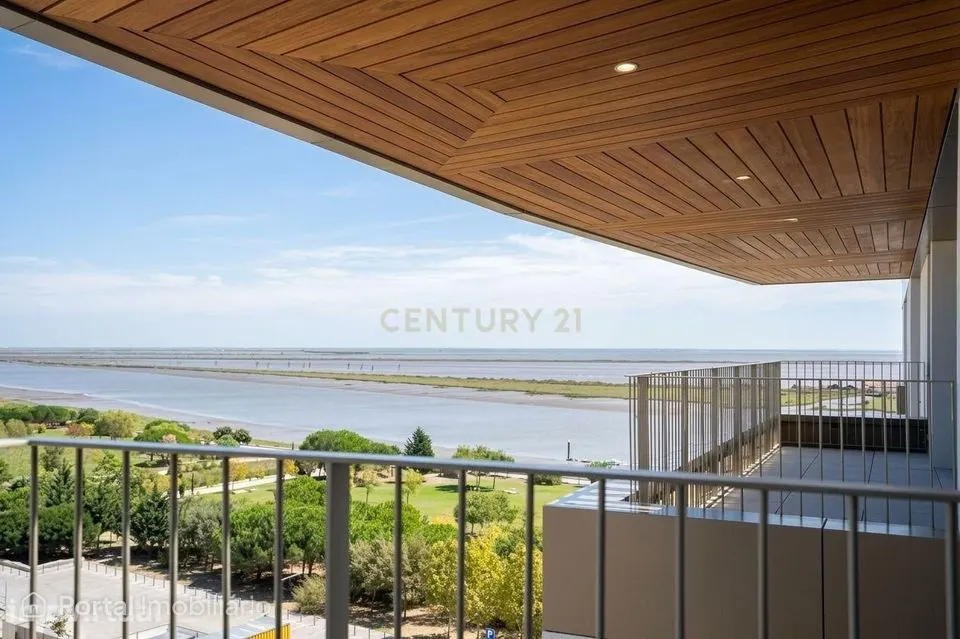 T3 com Vista Rio Tejo, Varanda de 15 m², 3 Estacionamentos no novo Bai