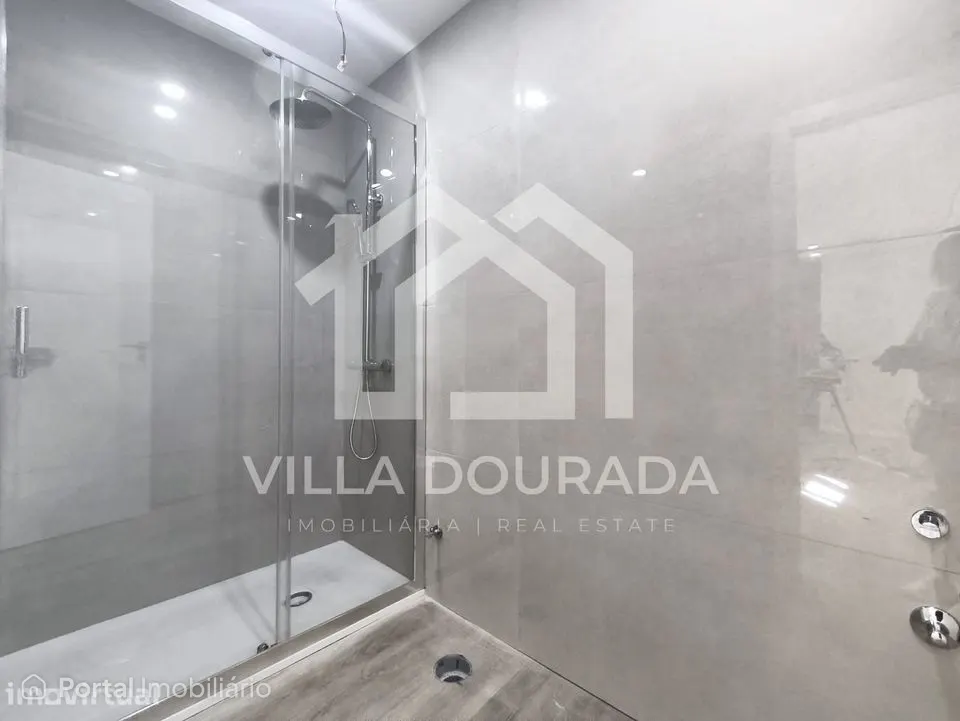 Moradia Geminada T3 Remodelada em Vilar do Paraíso – Vila Nova de Gaia