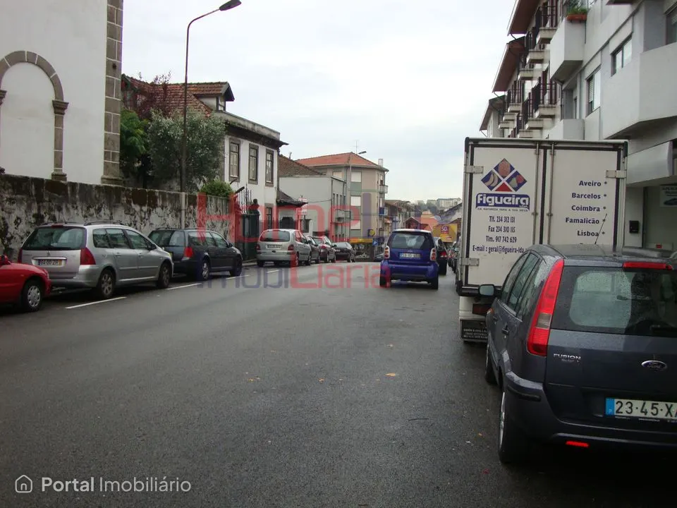 Espaço de Garagem e Comercial em São Roque