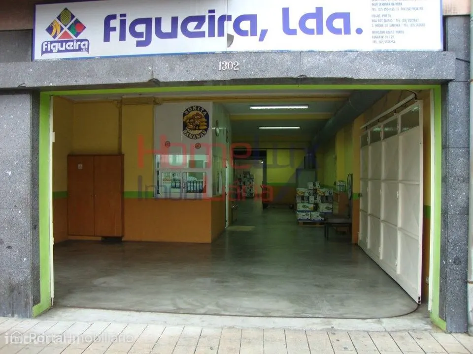 Espaço de Garagem e Comercial em São Roque