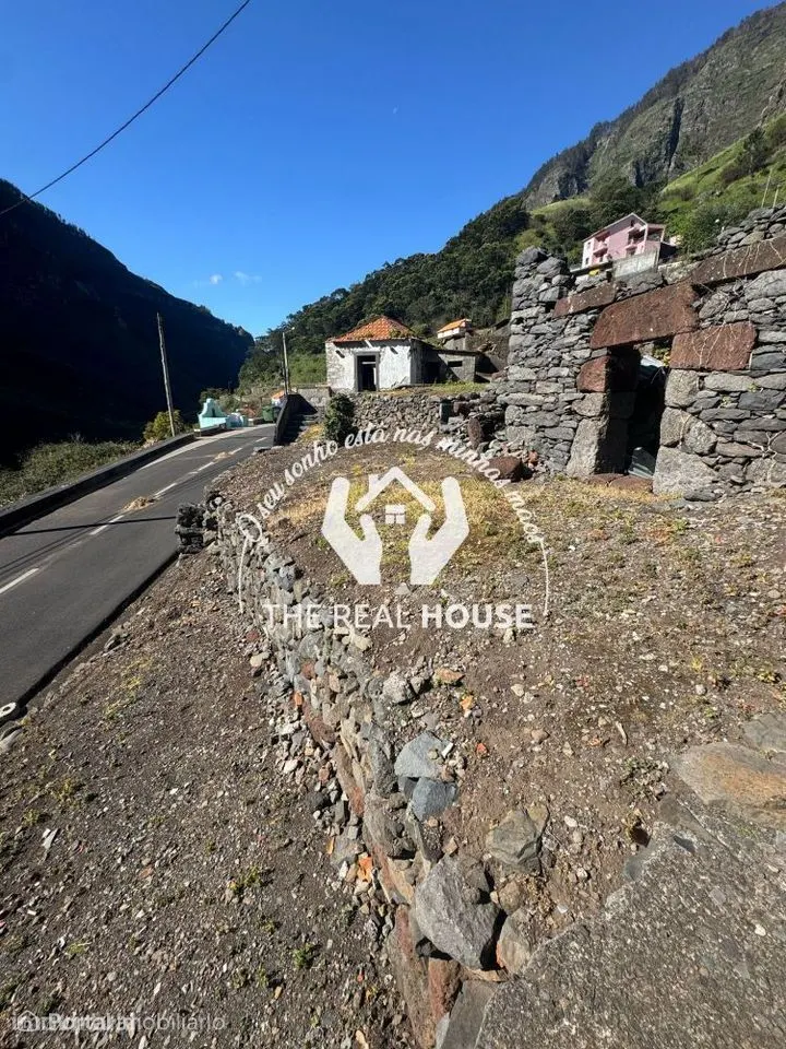 Moradia Em Ruína Serra De Água