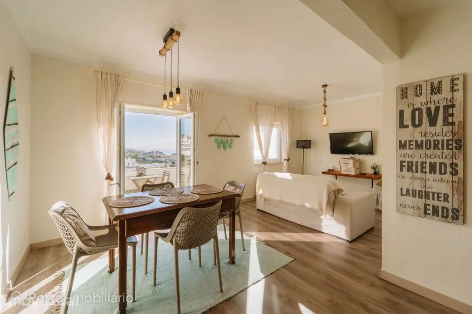 Apartamento T2 com Vista Mar junto ao Centro da Ericeira