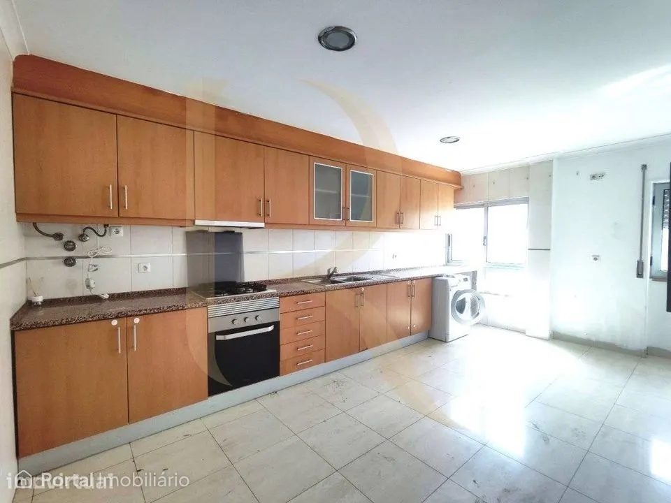 Apartamento T2 com varanda nas Paivas - Seixal