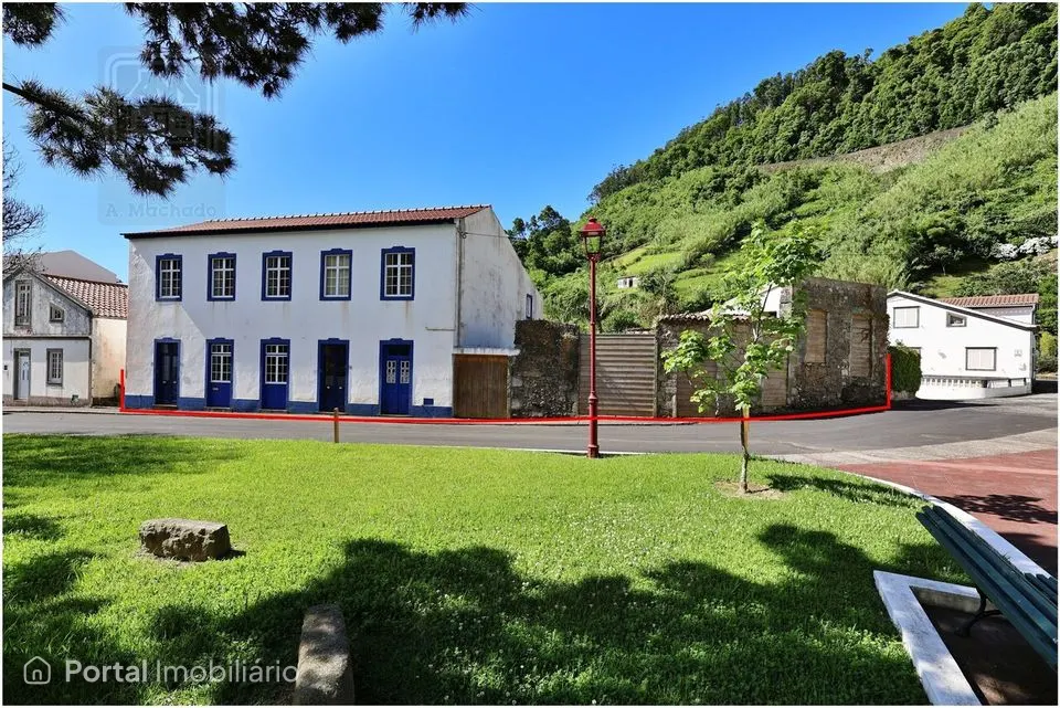 Moradia T7 à venda em Povoação