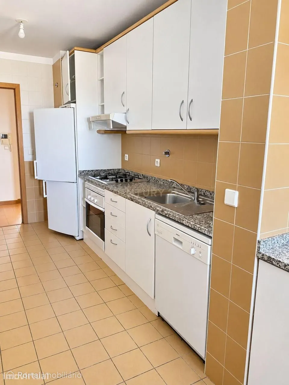 Apartamento T3 no Beato, com garagem e arrecadação
