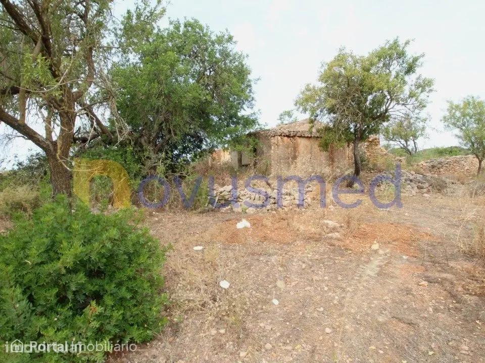 Prédio em ruinas para reconstrução, Fontainhas, Albufeira