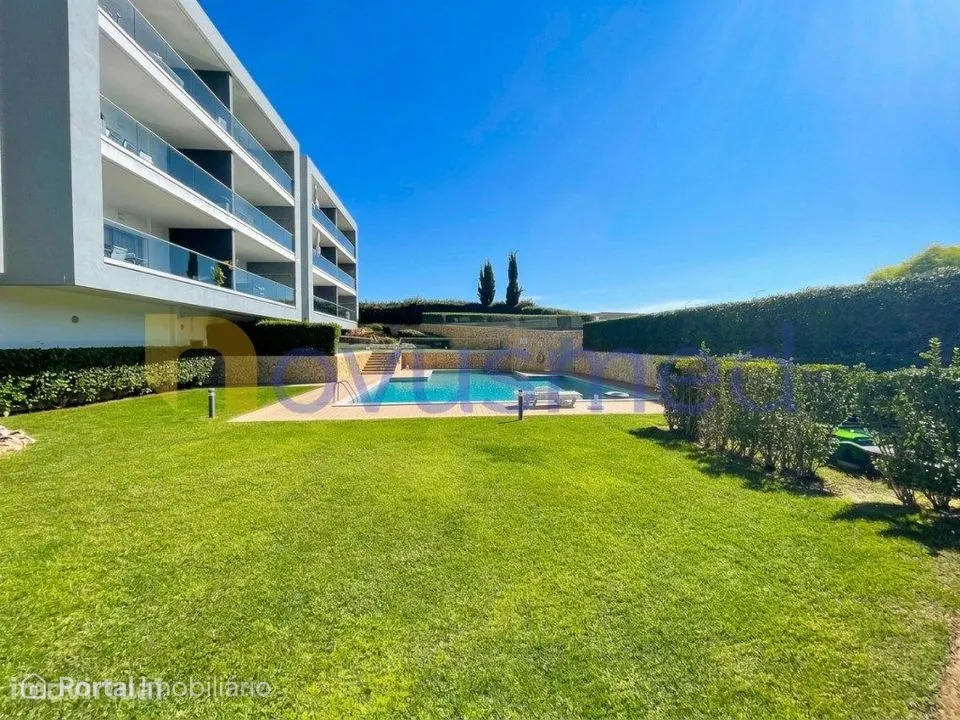 Apartamento T3, com piscina e garagem, Albufeira