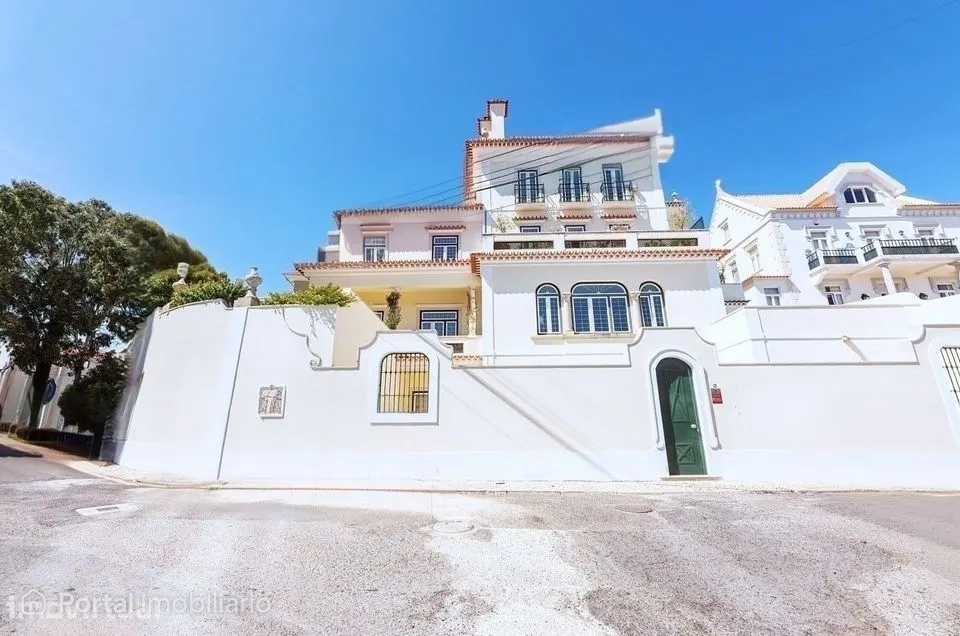 T3 duplex Monte Estoril com vista mar e terraço